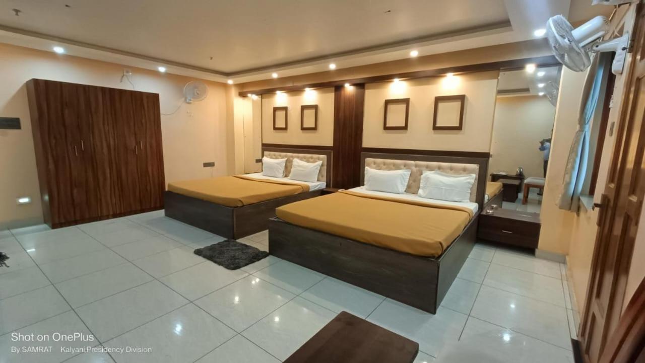 Trisplanet Hotel Kalyani Exterior photo